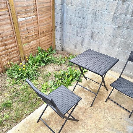 Lovely Central Studio/2Bed - 5Min To Train Station Slough Exterior foto