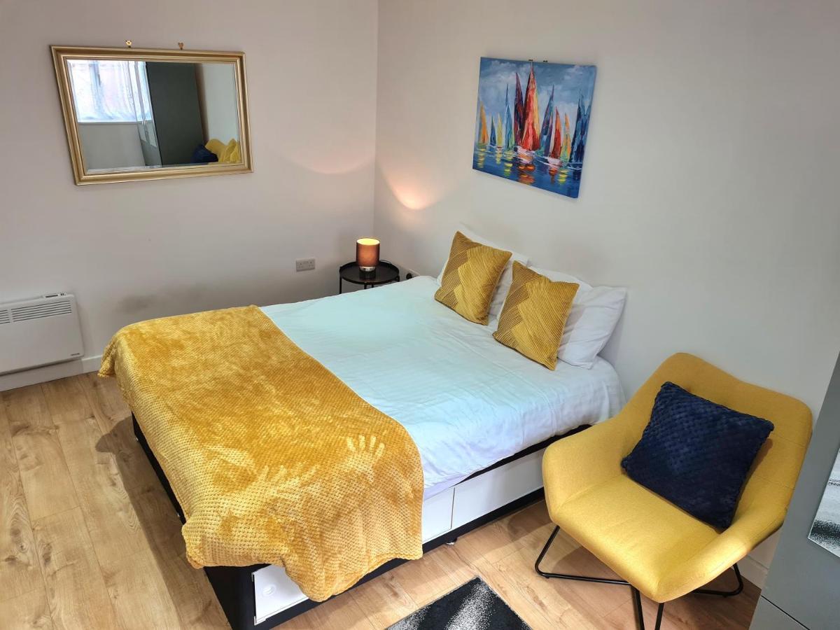 Lovely Central Studio/2Bed - 5Min To Train Station Slough Exterior foto
